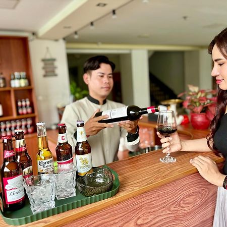 City Comfort Hotel Phnom Penh Airport Exteriör bild