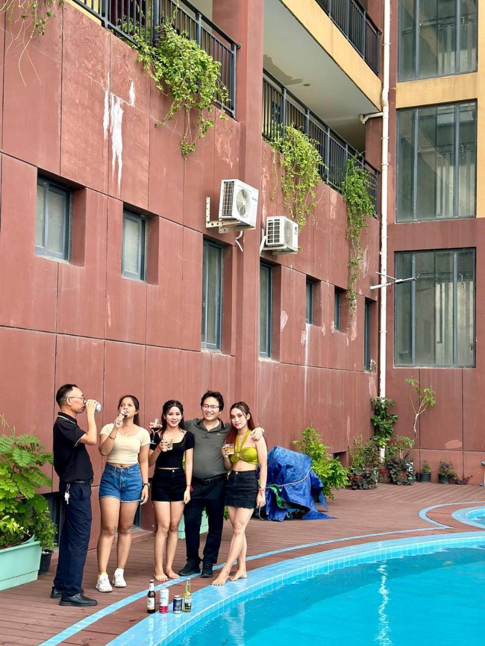 City Comfort Hotel Phnom Penh Airport Exteriör bild