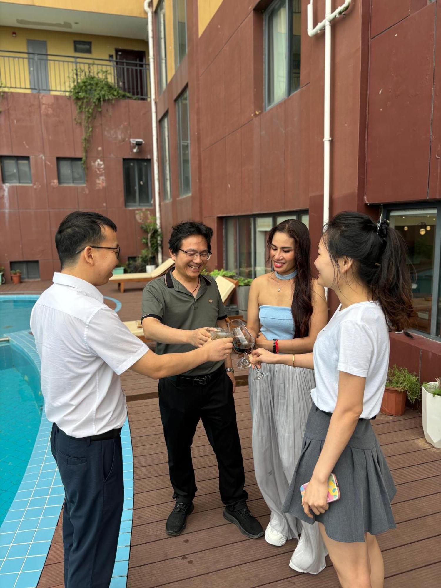 City Comfort Hotel Phnom Penh Airport Exteriör bild