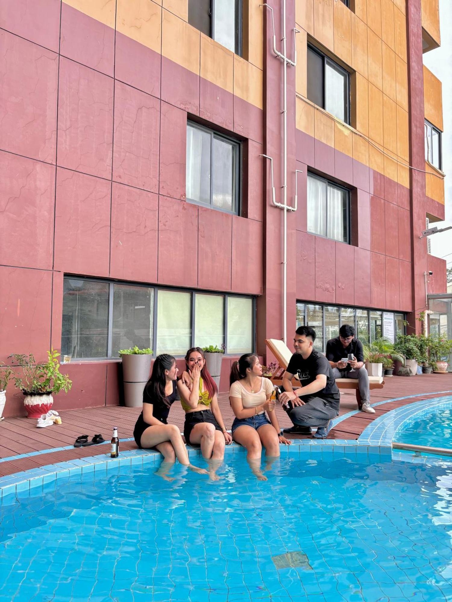 City Comfort Hotel Phnom Penh Airport Exteriör bild